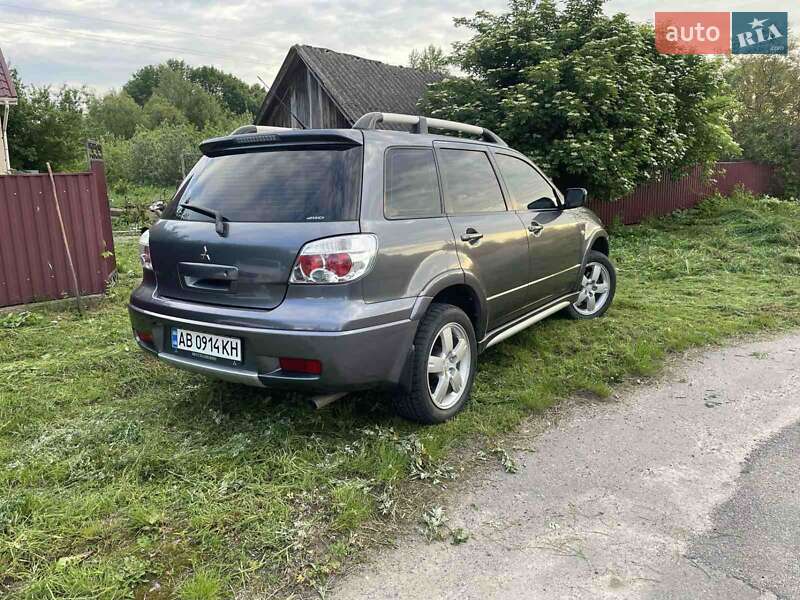 Внедорожник / Кроссовер Mitsubishi Outlander 2007 в Калиновке