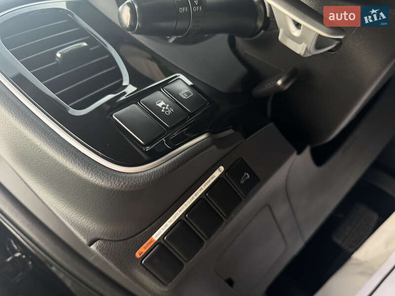 Внедорожник / Кроссовер Mitsubishi Outlander 2015 в Дрогобыче