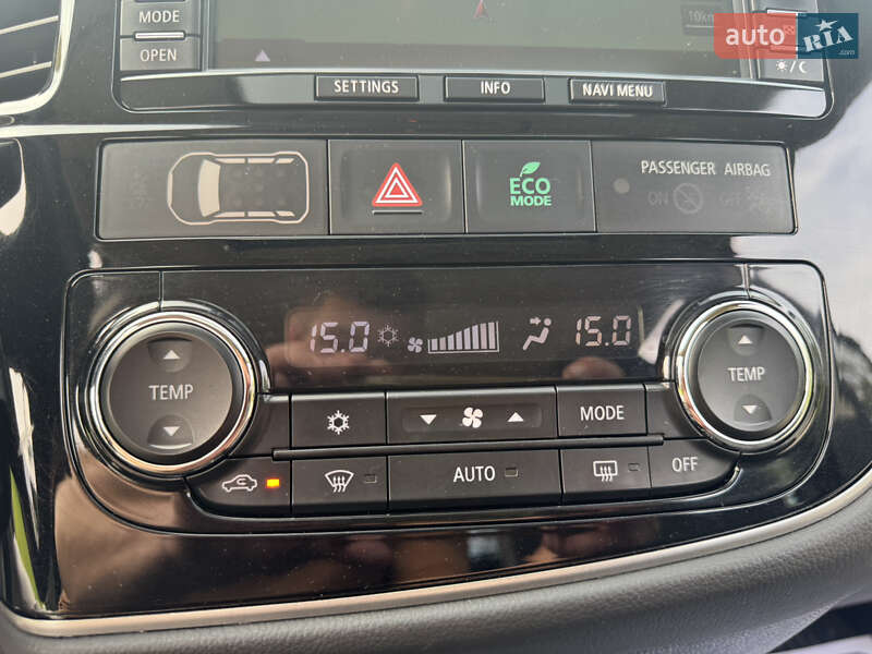 Внедорожник / Кроссовер Mitsubishi Outlander 2015 в Дрогобыче