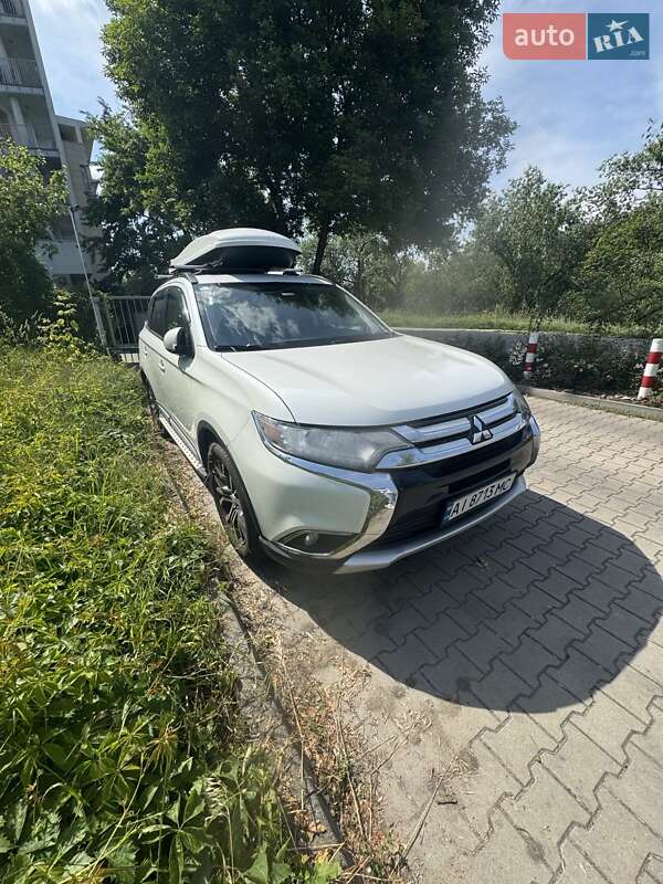 Внедорожник / Кроссовер Mitsubishi Outlander 2015 в Ужгороде