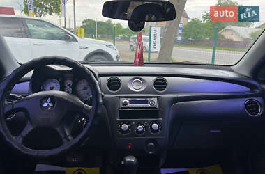 Внедорожник / Кроссовер Mitsubishi Outlander 2006 в 