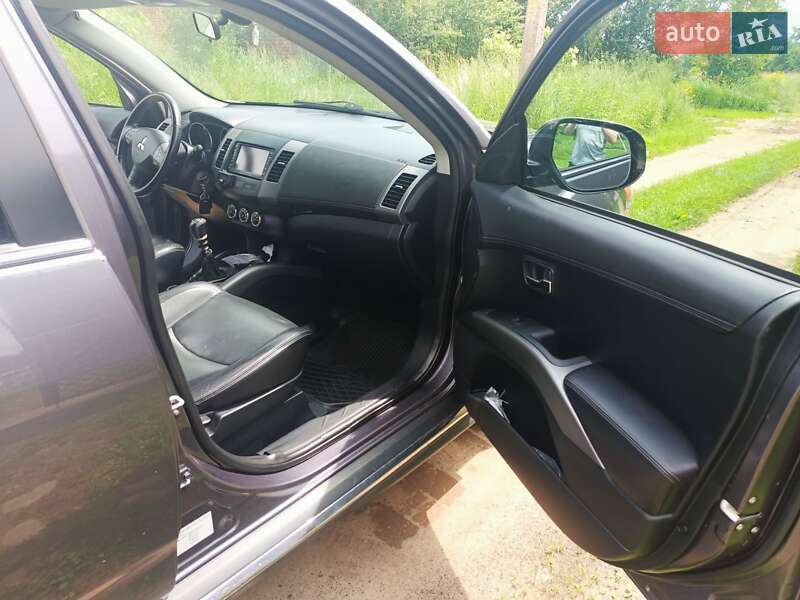 Внедорожник / Кроссовер Mitsubishi Outlander 2011 в Калуше фото 11 Внедорожник / Кроссовер Mitsubishi Outlander 2011 в Калуше