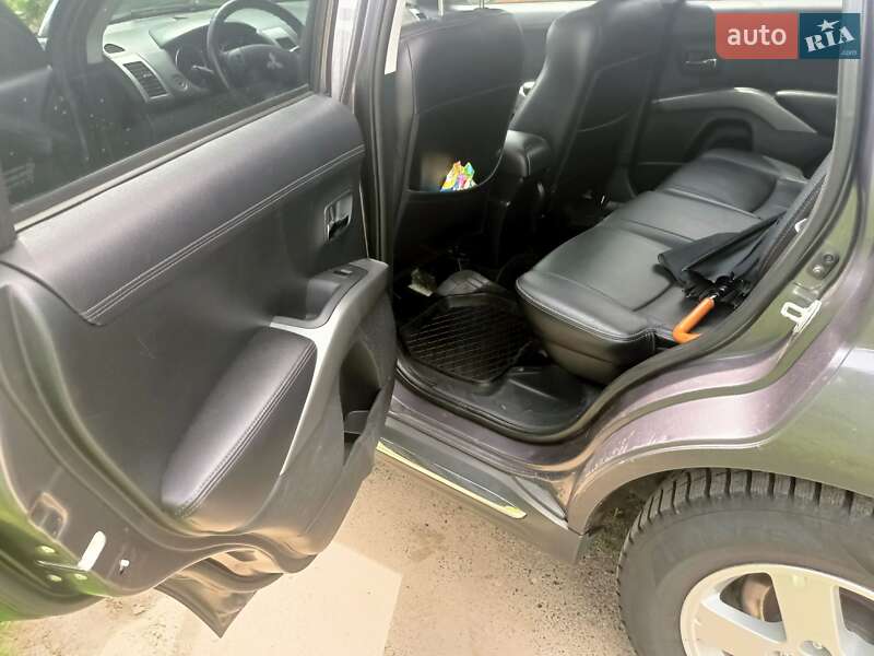 Внедорожник / Кроссовер Mitsubishi Outlander 2011 в Калуше фото 15 Внедорожник / Кроссовер Mitsubishi Outlander 2011 в Калуше
