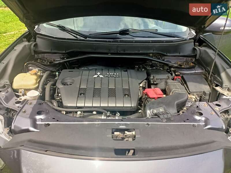 Внедорожник / Кроссовер Mitsubishi Outlander 2011 в Калуше фото 16 Внедорожник / Кроссовер Mitsubishi Outlander 2011 в Калуше