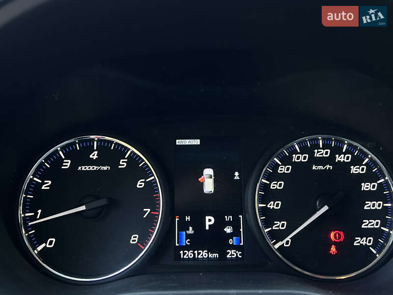 Позашляховик / Кросовер Mitsubishi Outlander 2017 в Миколаєві