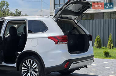 Внедорожник / Кроссовер Mitsubishi Outlander 2021 в 