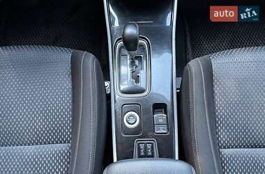 Позашляховик / Кросовер Mitsubishi Outlander 2017 в 