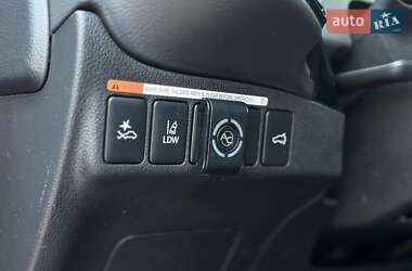 Внедорожник / Кроссовер Mitsubishi Outlander 2019 в 