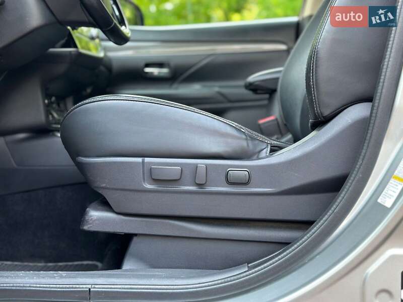 Внедорожник / Кроссовер Mitsubishi Outlander 2019 в Броварах