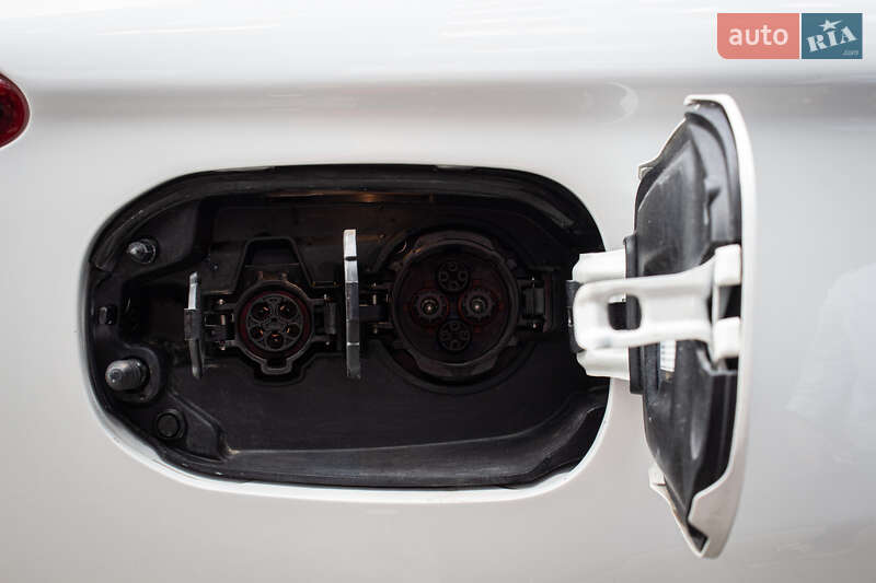 Внедорожник / Кроссовер Mitsubishi Outlander 2017 в Львове