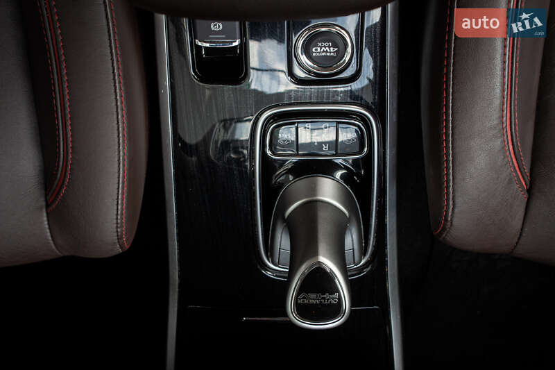 Внедорожник / Кроссовер Mitsubishi Outlander 2017 в Львове