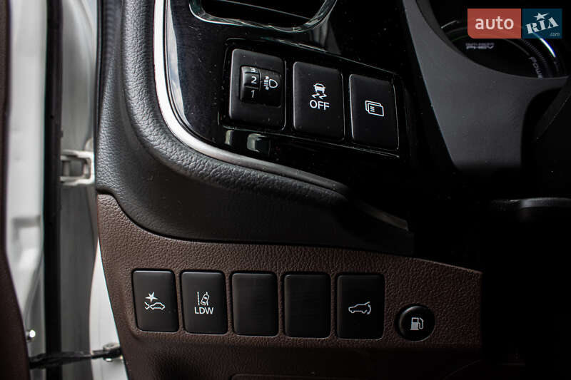 Внедорожник / Кроссовер Mitsubishi Outlander 2017 в Львове