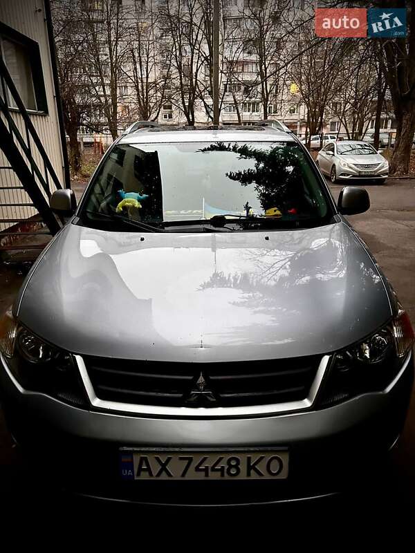 Внедорожник / Кроссовер Mitsubishi Outlander 2008 в Харькове