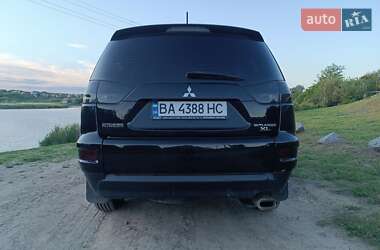 Внедорожник / Кроссовер Mitsubishi Outlander 2011 в 