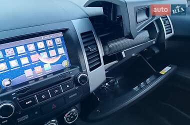 Внедорожник / Кроссовер Mitsubishi Outlander 2011 в 