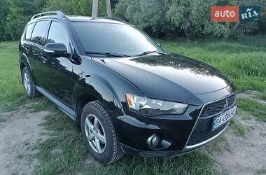 Внедорожник / Кроссовер Mitsubishi Outlander 2011 в 