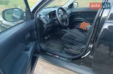 Внедорожник / Кроссовер Mitsubishi Outlander 2011 в 