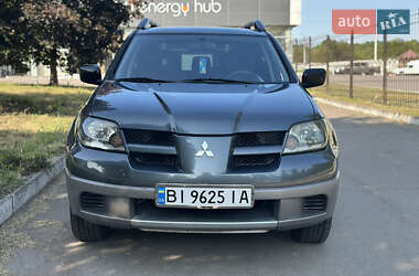 Внедорожник / Кроссовер Mitsubishi Outlander 2003 в 
