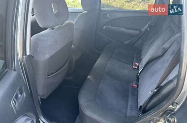 Внедорожник / Кроссовер Mitsubishi Outlander 2003 в 