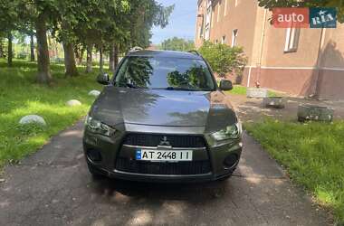 Внедорожник / Кроссовер Mitsubishi Outlander 2010 в 