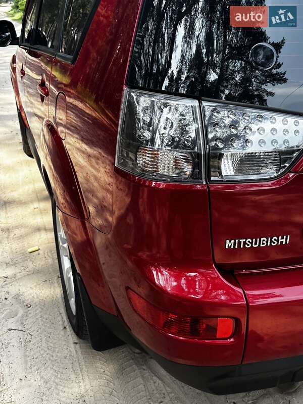 Внедорожник / Кроссовер Mitsubishi Outlander 2009 в Ахтырке