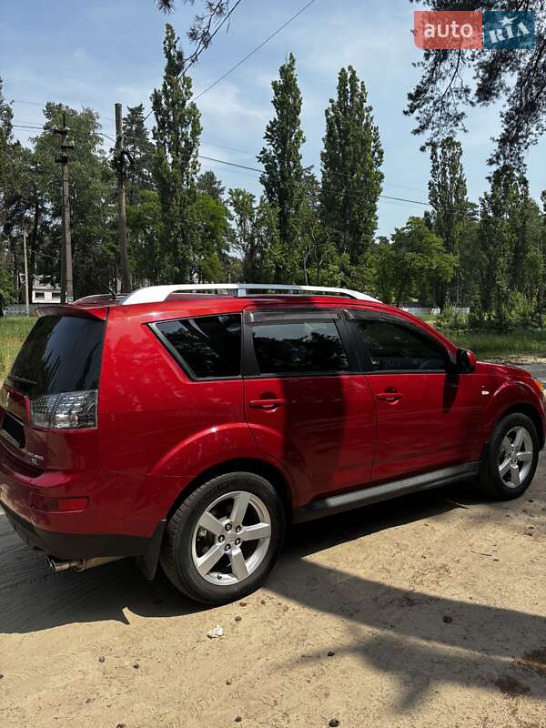 Внедорожник / Кроссовер Mitsubishi Outlander 2009 в Ахтырке