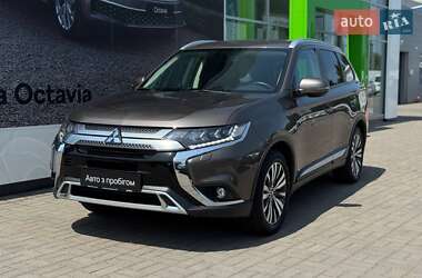 Позашляховик / Кросовер Mitsubishi Outlander 2021 в Кременчуці