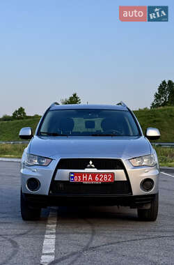 Внедорожник / Кроссовер Mitsubishi Outlander 2010 в 