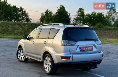 Внедорожник / Кроссовер Mitsubishi Outlander 2010 в 