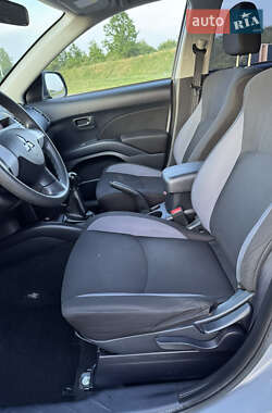 Внедорожник / Кроссовер Mitsubishi Outlander 2010 в 