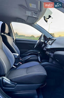Внедорожник / Кроссовер Mitsubishi Outlander 2010 в 
