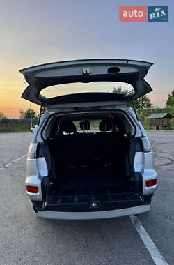 Внедорожник / Кроссовер Mitsubishi Outlander 2010 в 