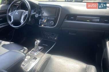 Внедорожник / Кроссовер Mitsubishi Outlander 2018 в 