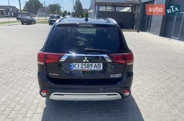 Внедорожник / Кроссовер Mitsubishi Outlander 2018 в 