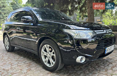 Внедорожник / Кроссовер Mitsubishi Outlander 2012 в 