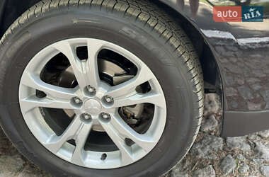 Внедорожник / Кроссовер Mitsubishi Outlander 2012 в 