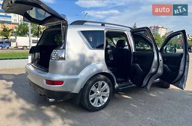 Внедорожник / Кроссовер Mitsubishi Outlander 2011 в 
