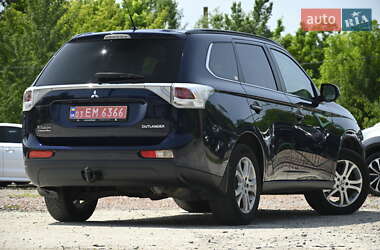 Внедорожник / Кроссовер Mitsubishi Outlander 2013 в 