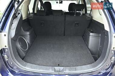 Внедорожник / Кроссовер Mitsubishi Outlander 2013 в 
