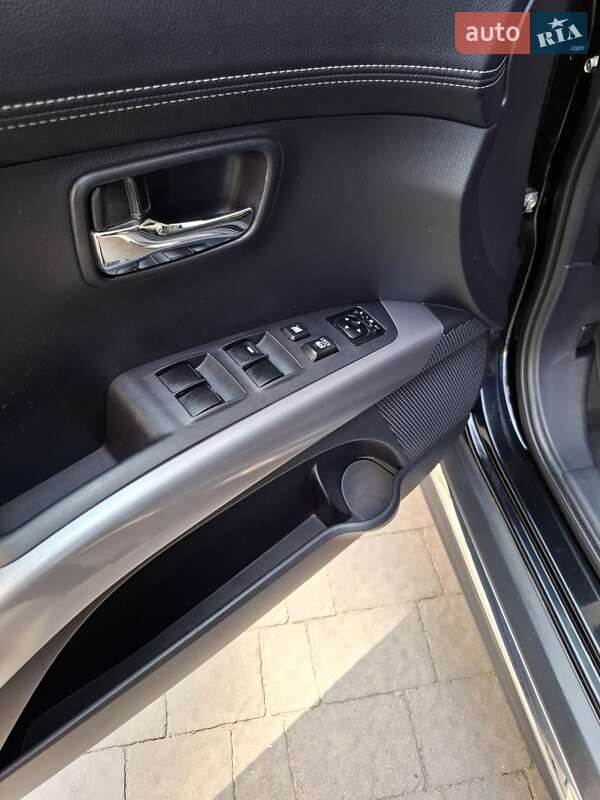 Внедорожник / Кроссовер Mitsubishi Outlander 2011 в Ивано-Франковске