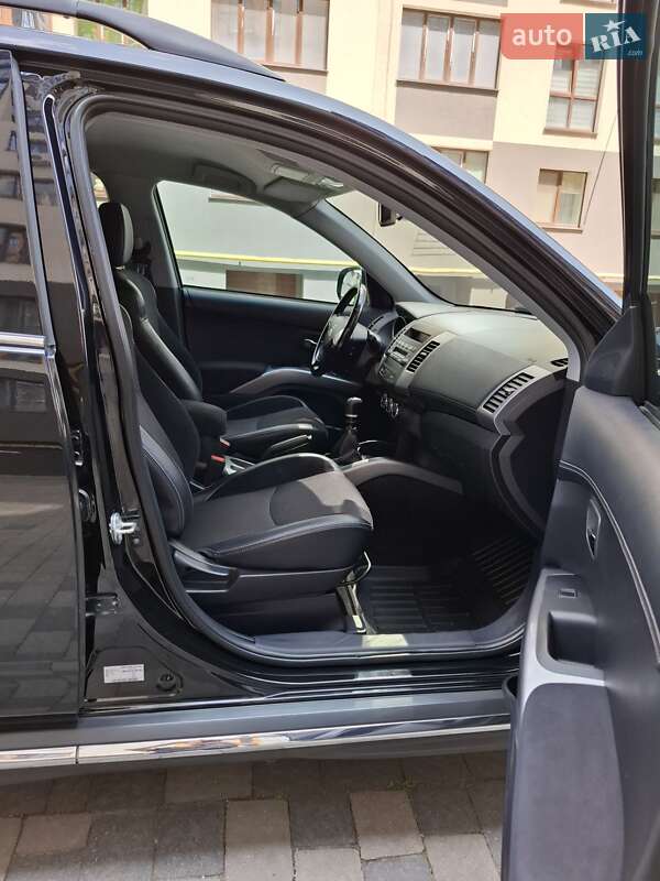 Внедорожник / Кроссовер Mitsubishi Outlander 2011 в Ивано-Франковске