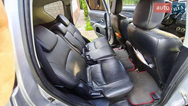 Позашляховик / Кросовер Mitsubishi Outlander 2009 в Броварах