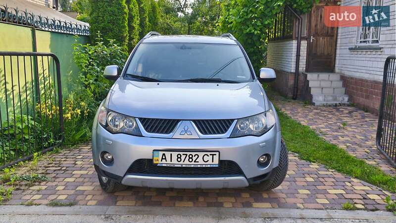 Позашляховик / Кросовер Mitsubishi Outlander 2009 в Броварах