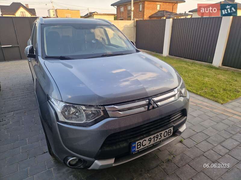 Mitsubishi Outlander 2014