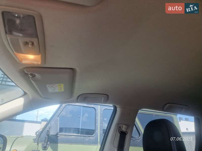 Позашляховик / Кросовер Mitsubishi Outlander 2014 в Львові