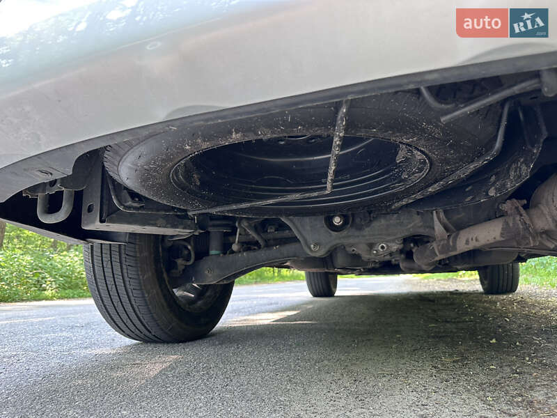 Позашляховик / Кросовер Mitsubishi Outlander 2019 в Києві