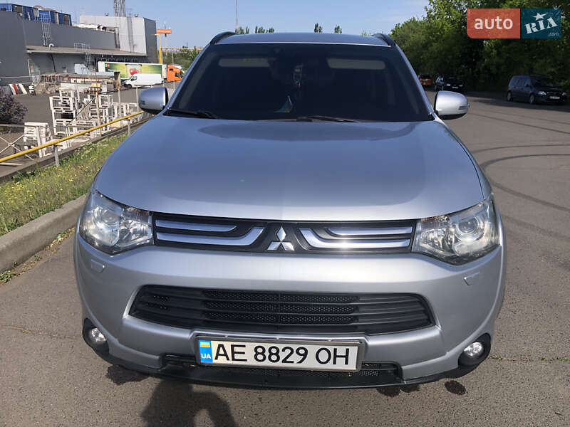 Mitsubishi Outlander 2012