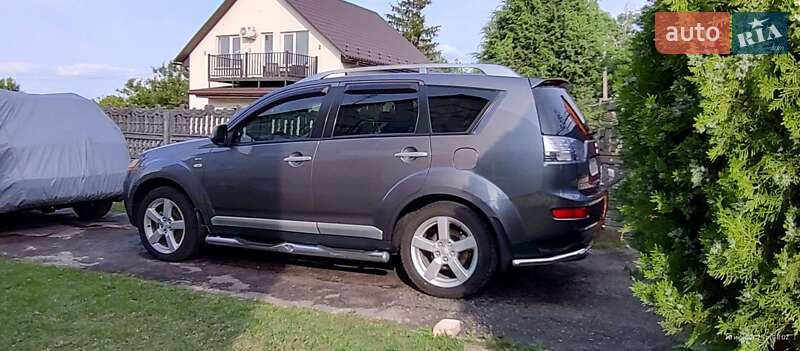 Внедорожник / Кроссовер Mitsubishi Outlander 2008 в Русской Поляне