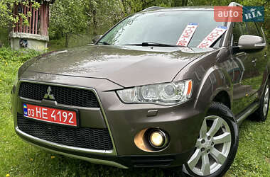 Внедорожник / Кроссовер Mitsubishi Outlander 2011 в 