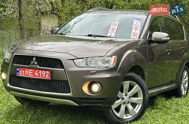 Внедорожник / Кроссовер Mitsubishi Outlander 2011 в Коломые